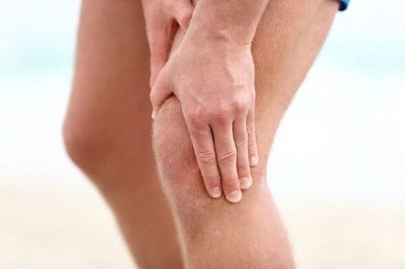 The pain in the knee joint with arthritis